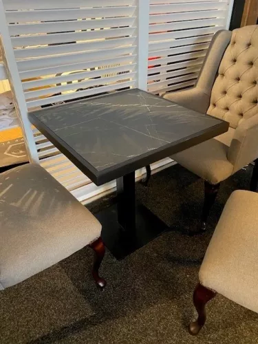 Tafelblad met marmerlook (zwart frame) 145x40x110cm