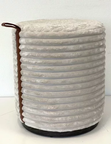 Dore Ottoman (Tilia 1 & Zwart)