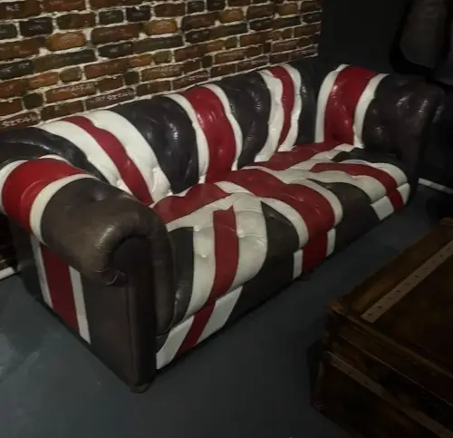 vintage 3-zits Chesterfield bank uit het Verenigd Koninkrijk