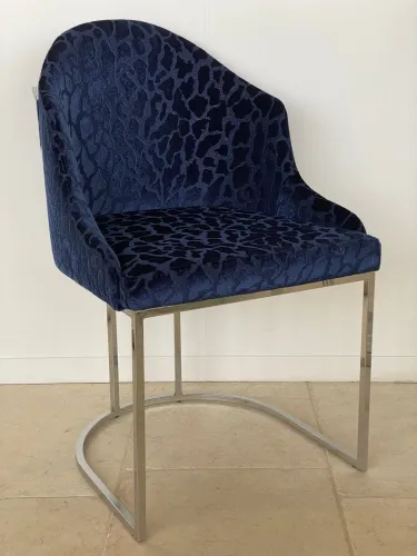 Eetkamerstoel met citrien arm turquoise kleur met zilveren poten Stof Maison 055