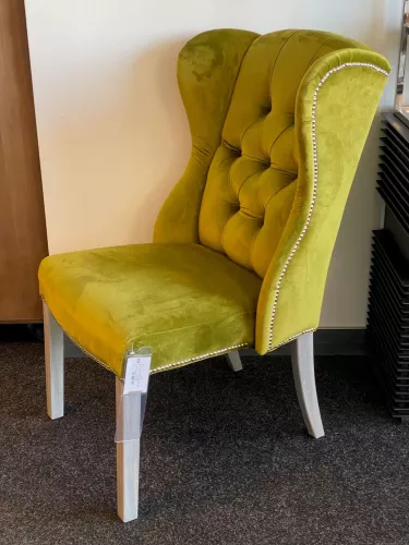 OP=OP Roxy eetkamerstoel - juke Olive 53 - Nieuwe grijze poten - Zilveren spijkers - Zilveren ring